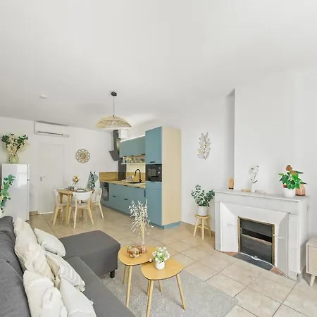 Charming 2-room In Center