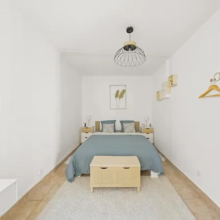 Charming 2-room In Center *